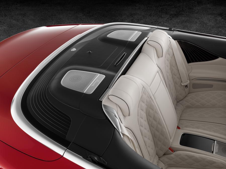 Детали интерьера Mercedes-Maybach S650 Cabriolet 2017 года  (фото 13 из 43)